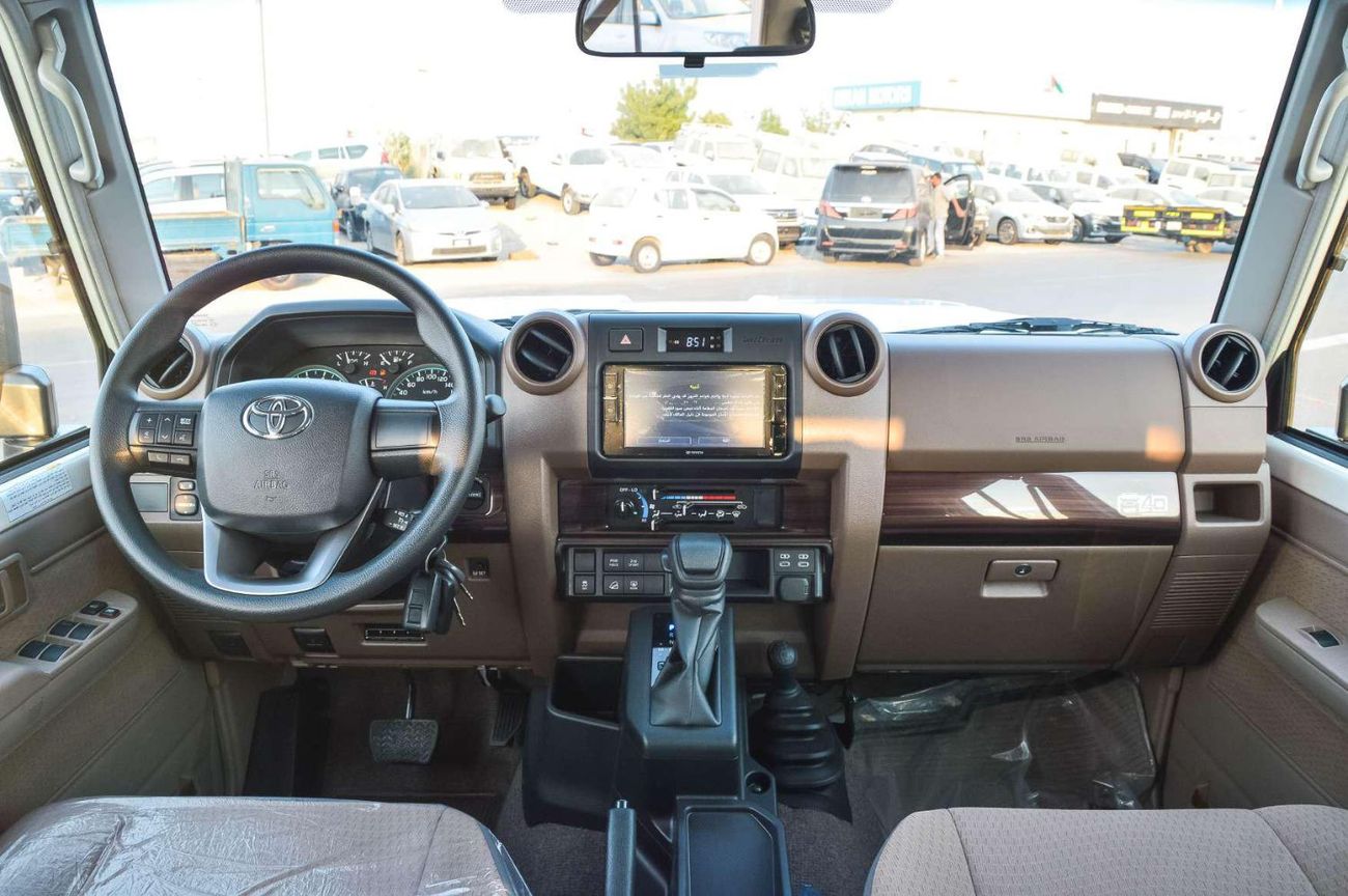 تويوتا لاند كروزر 70 TOYOTA LAND CRUISER 76 4.0L V6 AT  4WD 5DOOR SUV 2025