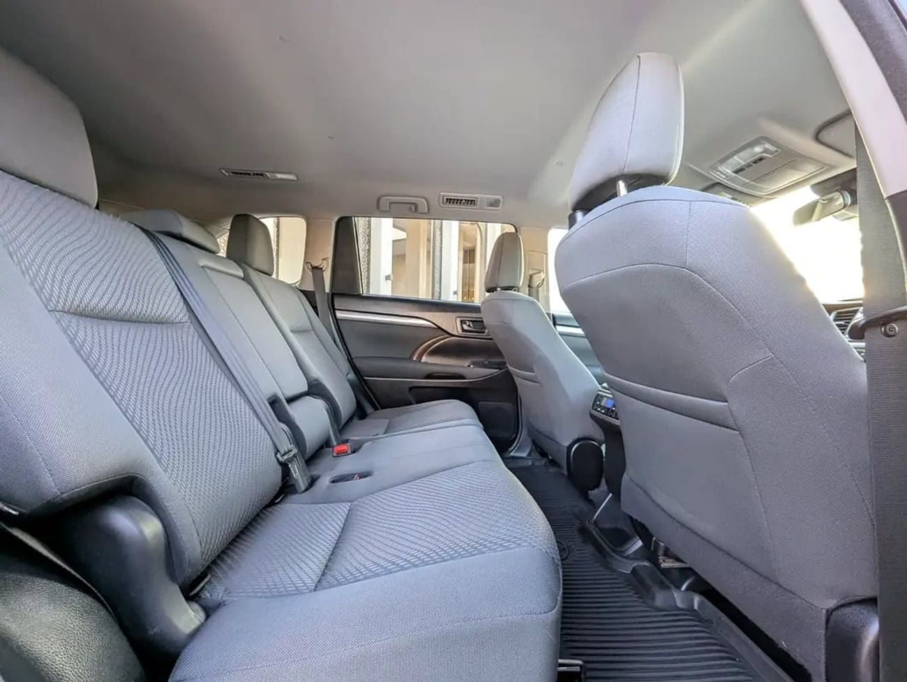 تويوتا هايلاندر Le Plus 3.5L V6- Rear Camera - 7 Seater