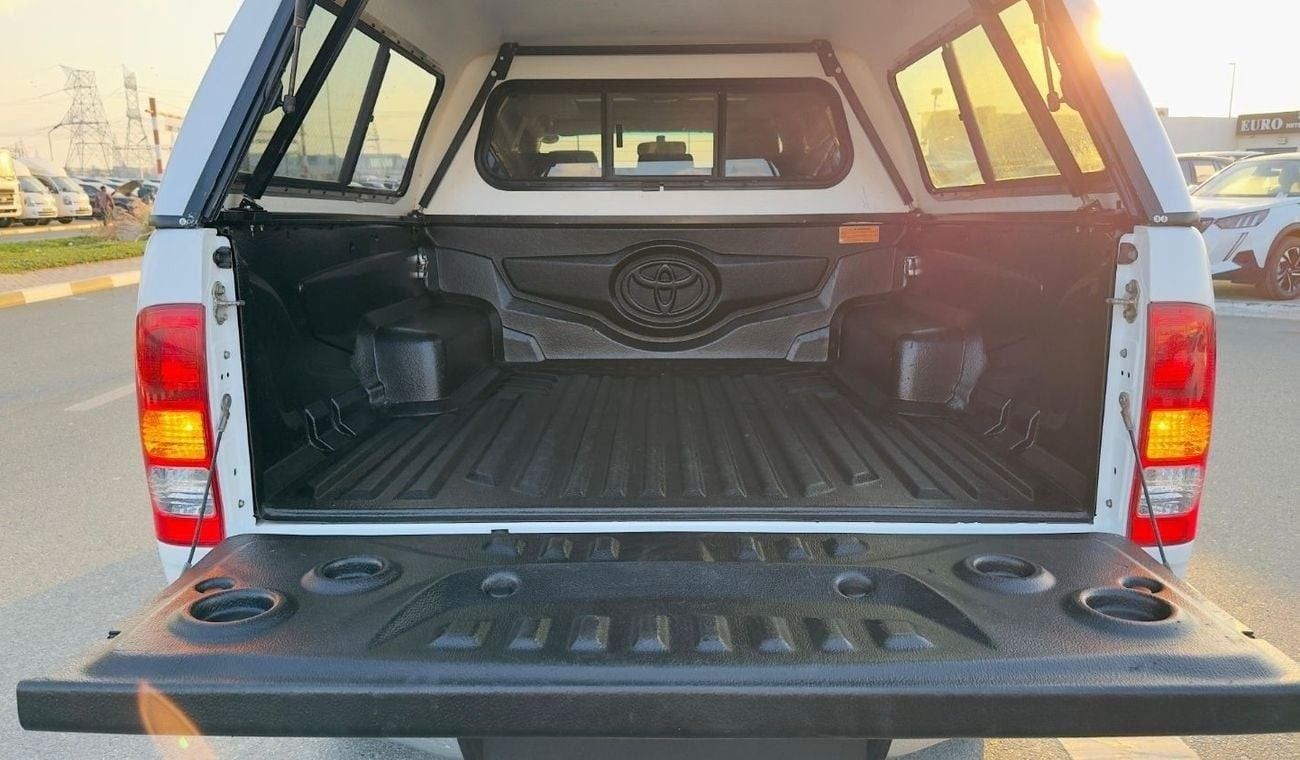 Toyota Hilux AFTER MARKET CANOPY WITH ROOF RACK | RHD | 2011 | 3.0L DIESEL ENGINE | MT | SUNROOF | 4WD