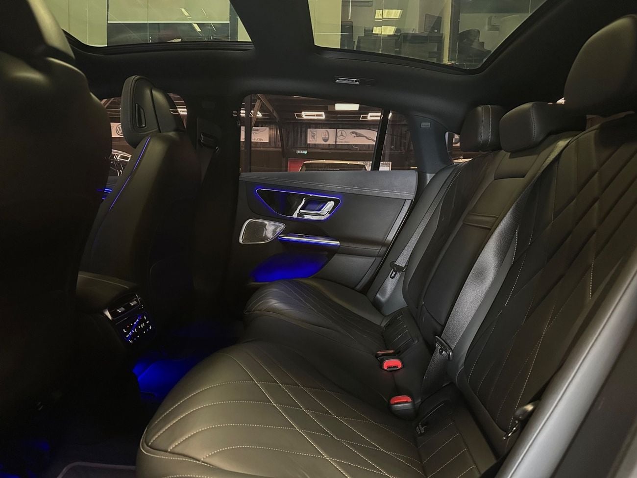 مرسيدس بنز EQE 350+ Premium +