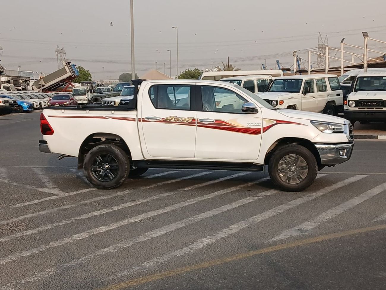 تويوتا هيلوكس SR5 (NON GCC) 2.4 Turbo Diesel -Bahrain Specifications 0KM Export Only