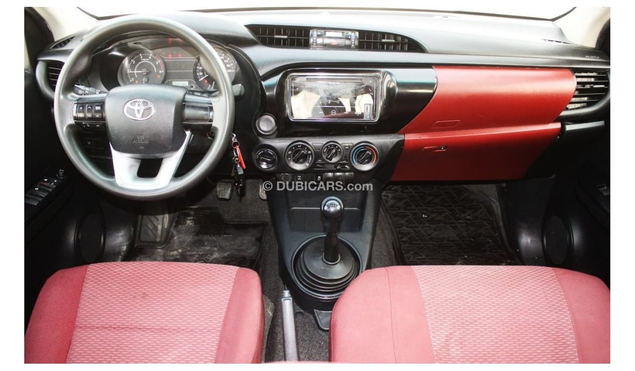 تويوتا هيلوكس GL 2 تويوتا هايلوكس 2020 خليجي ديزل فور ويل بحالة ممتازة