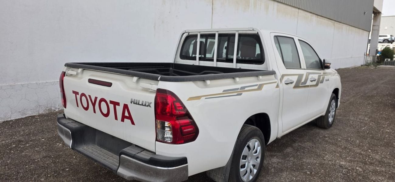 Toyota Hilux PETROL 4X2 AUTO GEAR