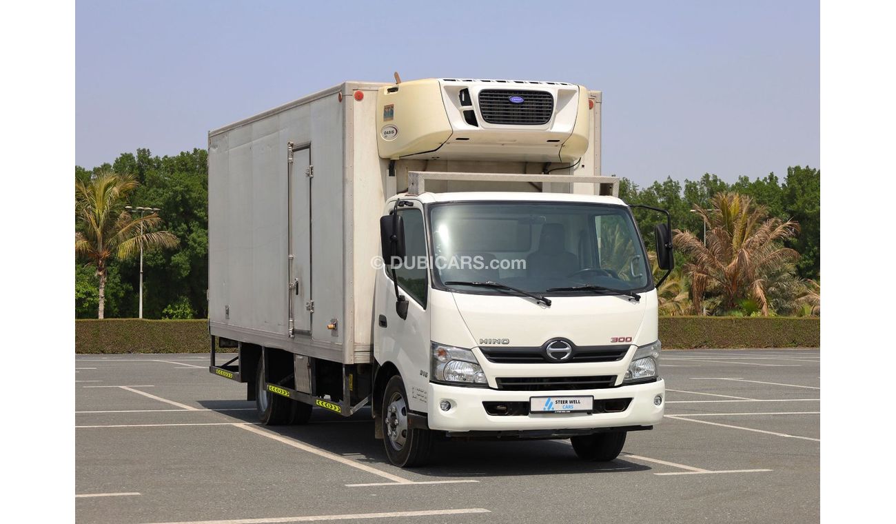 Hino 300 916 with Reefer Box M/T Diesel | GCC Specs | Like New Condition