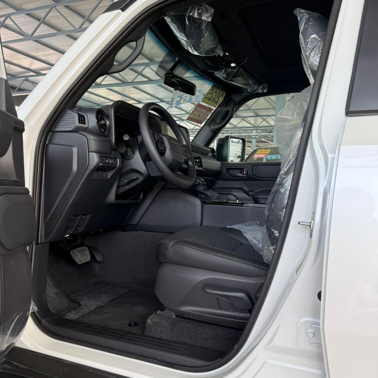 Toyota Prado 2.8 DIESEL SUNROOF **EXPORT ONLY**التصدير فقط خارج الخليج**