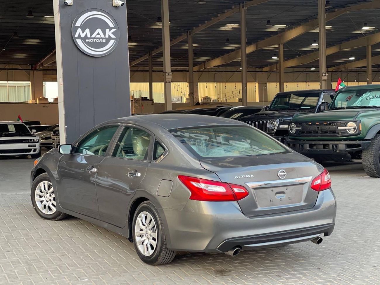 Nissan Altima S 2.5L V4 2.5L / KEYLESS ENTRY / CRUISE CONTROL / IN PERFECT CONDITION / SCREEN