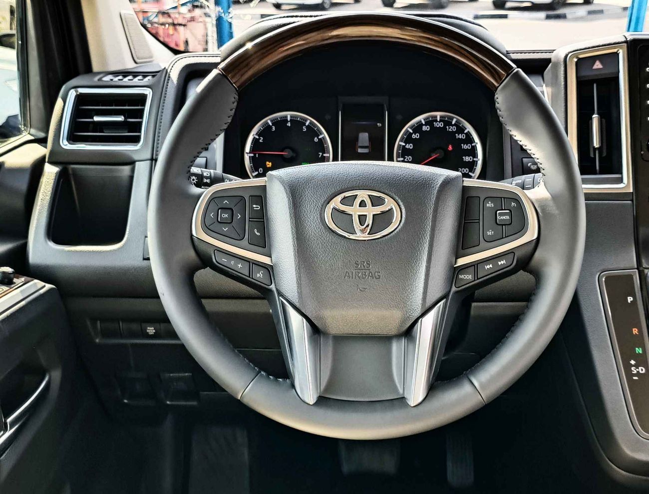 تويوتا جرافينا PREMIUM, 3.5L V6 PETROL A/T, "4 CAMERAS, RWD, FULL OPTION (CODE #  67953)