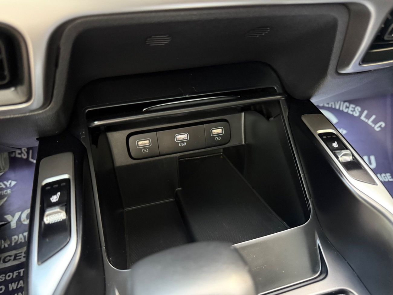 كيا سورينتو 2.5L LX (RWD)