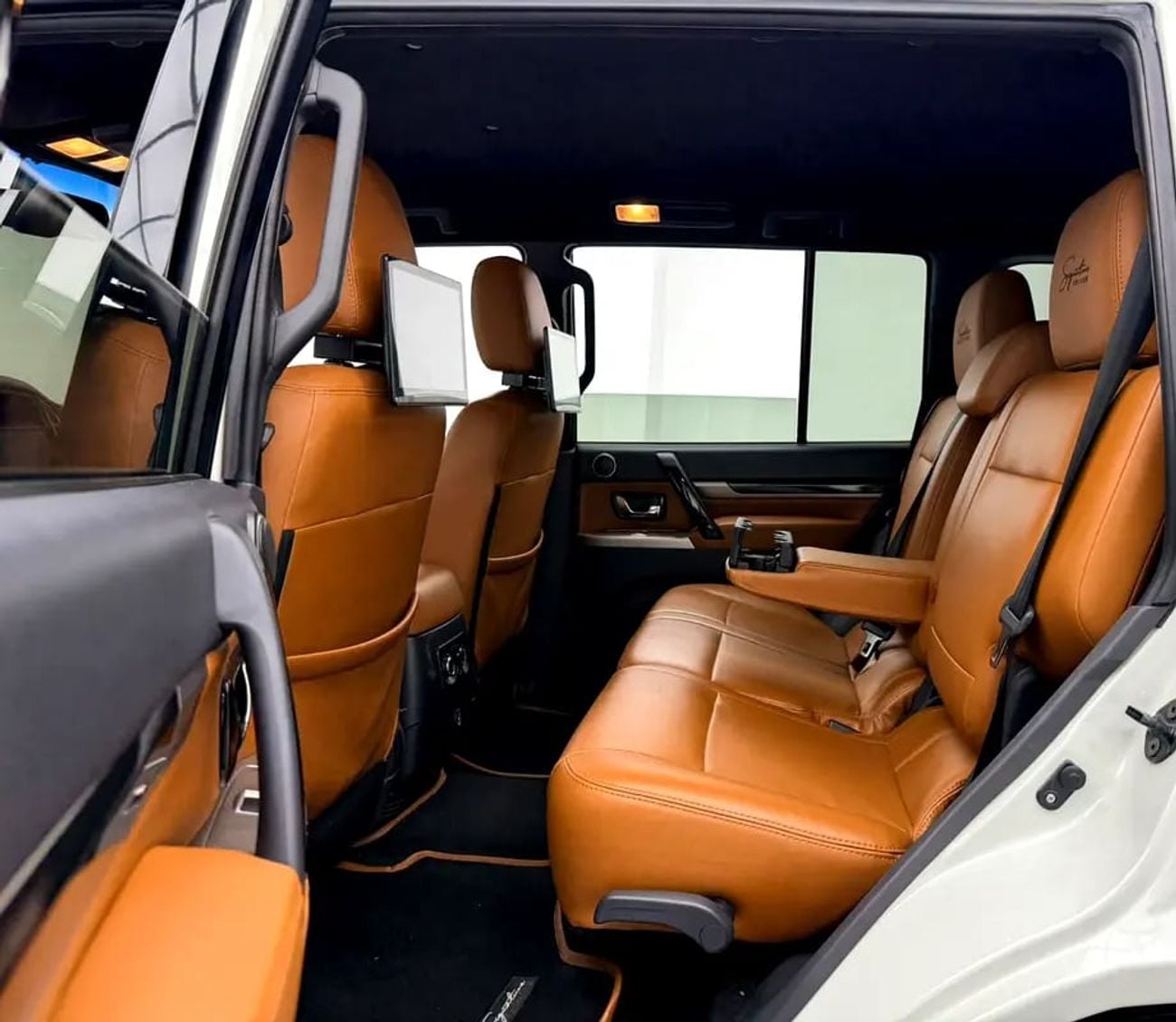 Mitsubishi Pajero GLS H/L SIGNATURE EDI Signature Edition, Warranty, Full Service History, Low Km, Fully Loaded, GCC