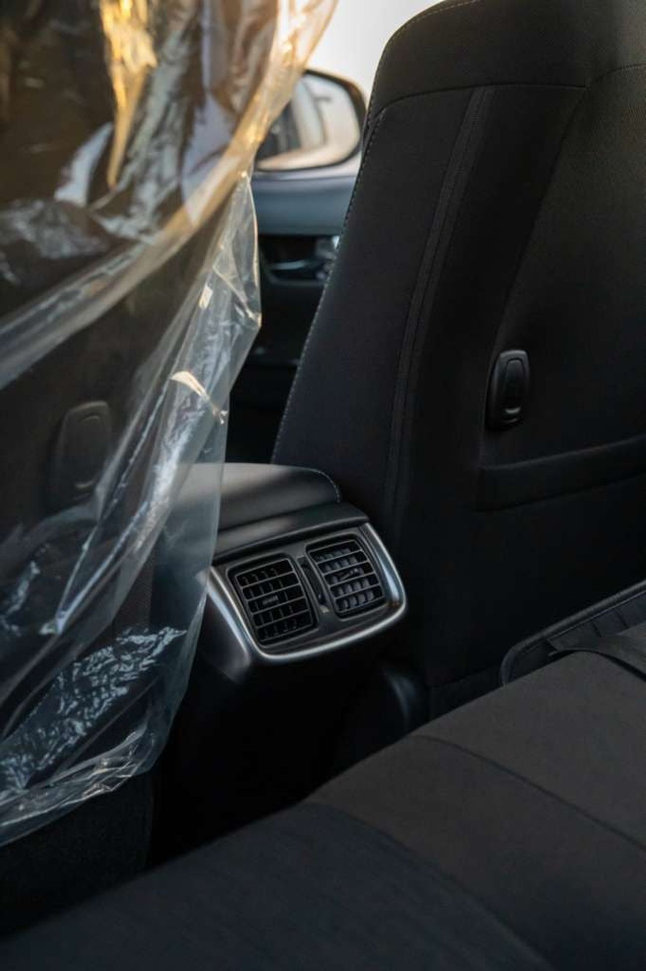 Toyota Hilux SR5 2.4L DIESEL  Jordan Specs