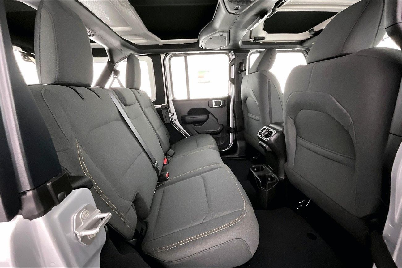 Jeep Wrangler Sahara Plus Unlimited | 1 year free warranty | 0 Down Payment