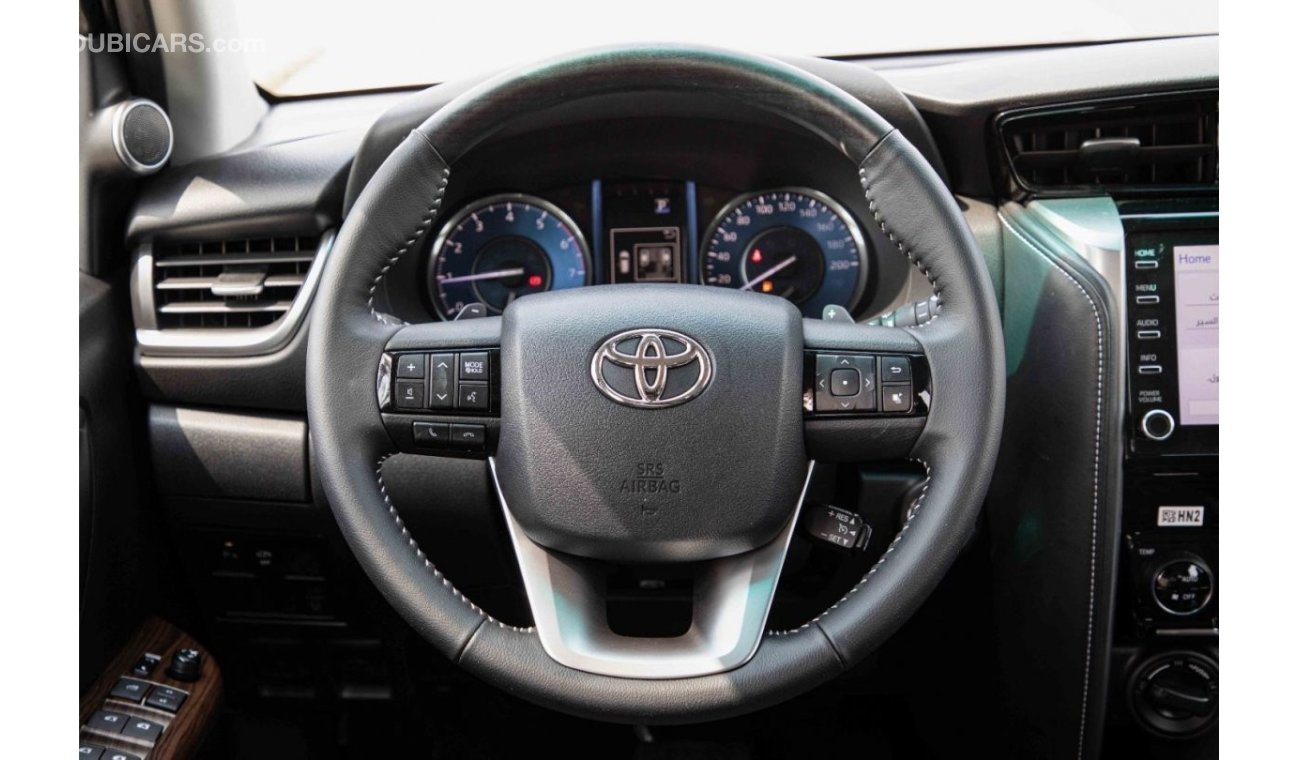 تويوتا فورتونر 2023 Toyota Fortuner 4x4 4.0 HI P A/T - Black inside black