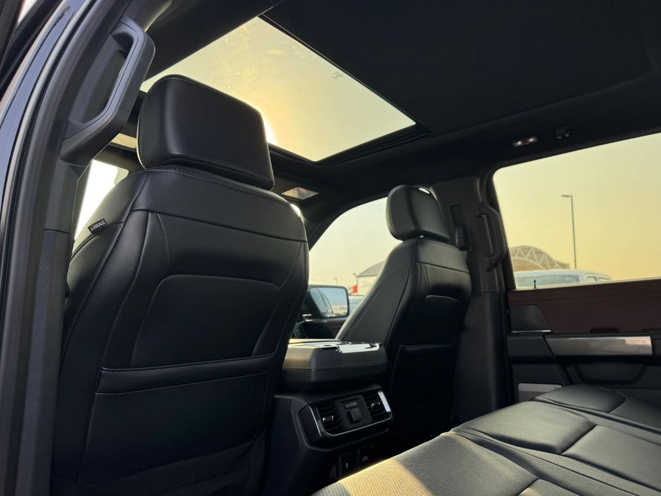 Ford F 150 Lariat Special Edition 3.5L Lariat 3.5L Petrol V6 2023 Export Price @ 165,000 AED