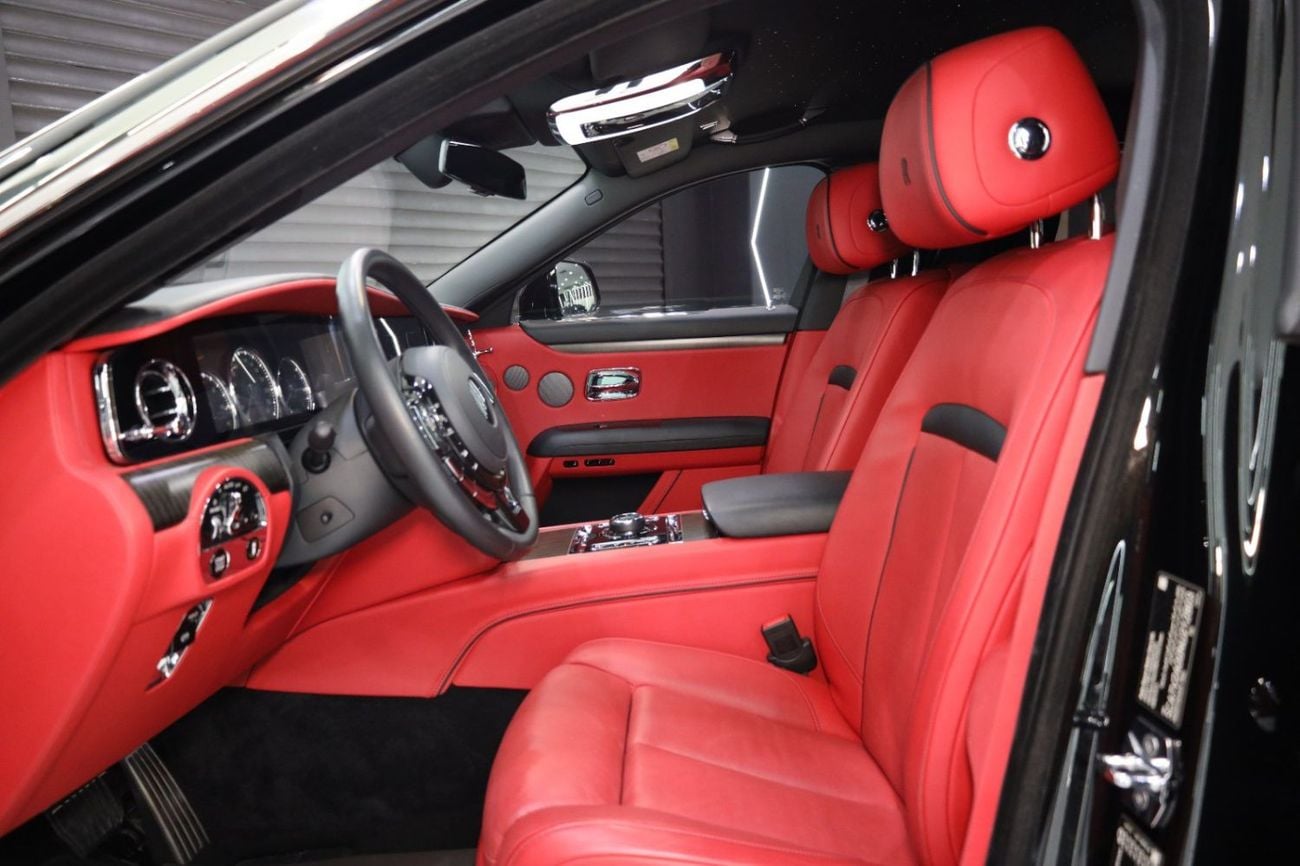رولز رويس جوست EWB, Rear Entertainment, Starlight, Illuminated Grille, GCC Specs!!