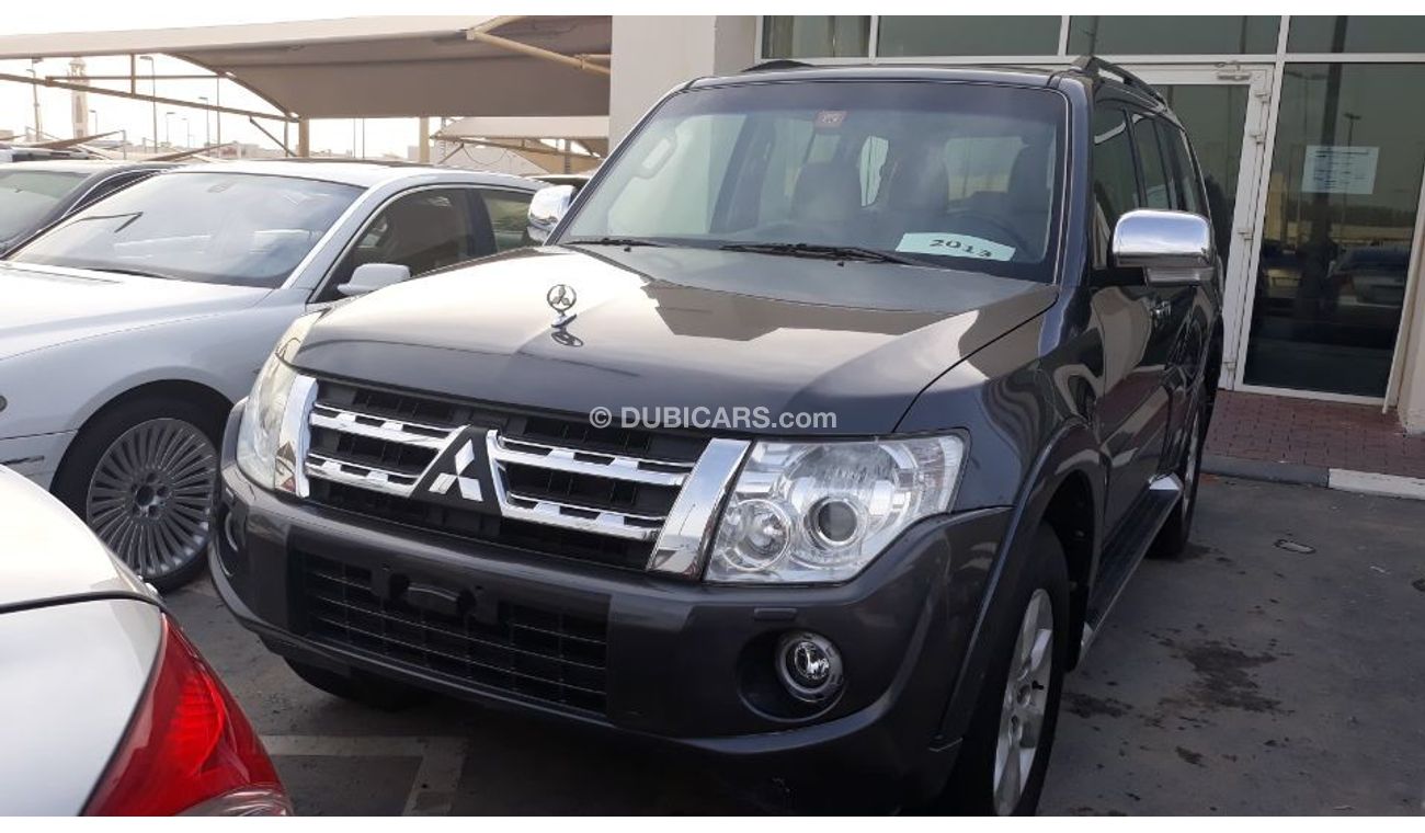 Mitsubishi Pajero 2013 Gulf Specs Full options Sunroof Leather interiors