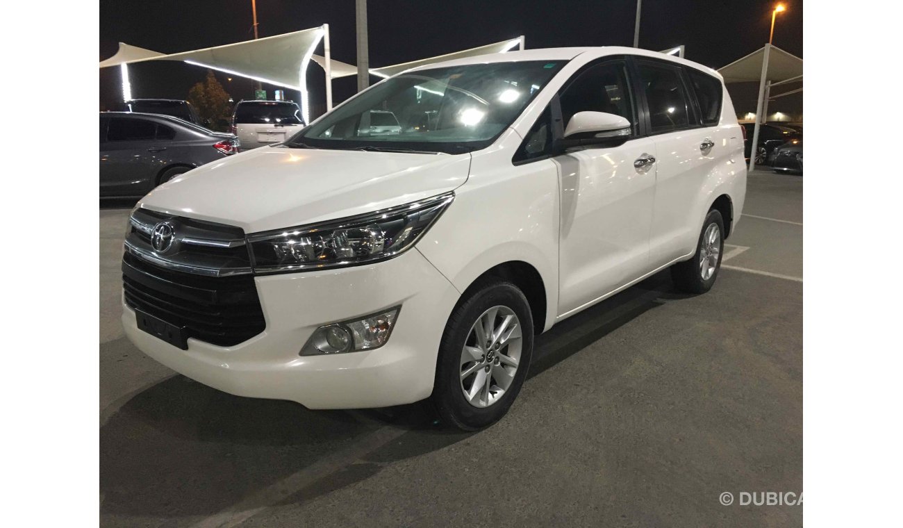 Toyota Innova فل ابشن صبغة وكاله بحاله ممتاذه بدون حوادث