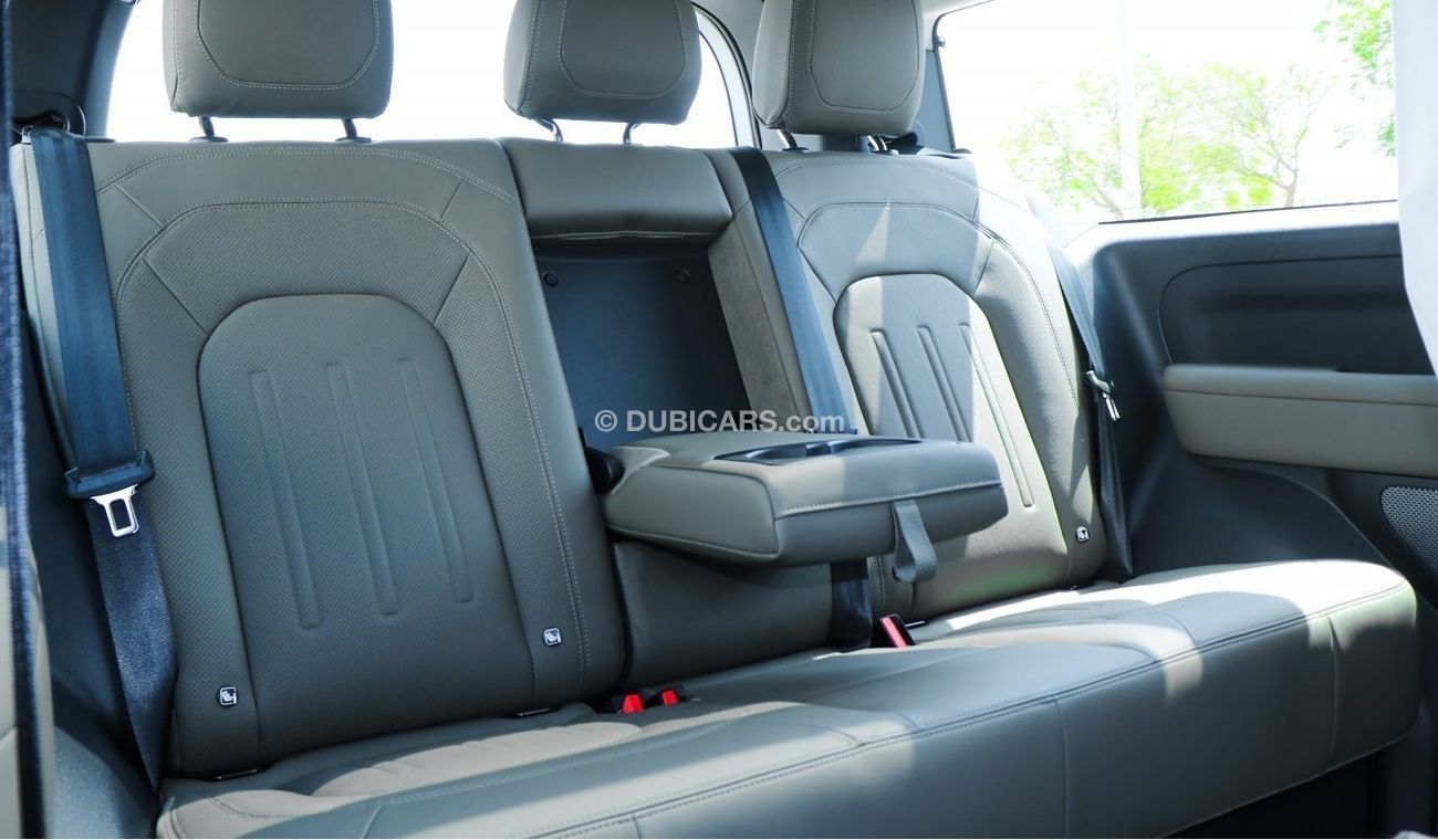 Land Rover Defender 90 HSE P400 V6 GCC Black Pack