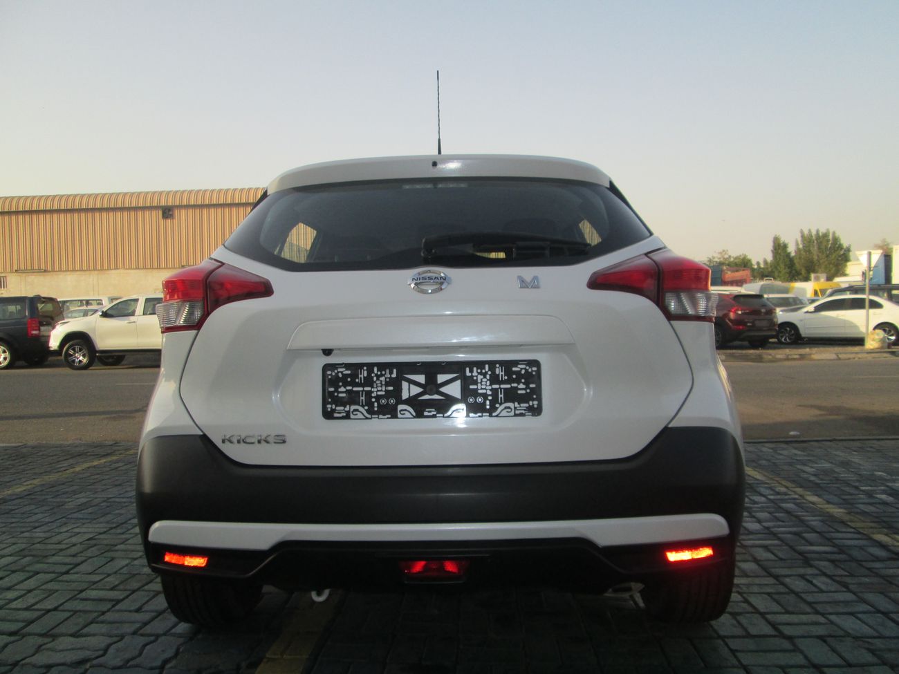 نيسان كيكس Nissan Kicks 1.6 Brand New Condition Excellent Drive GCC