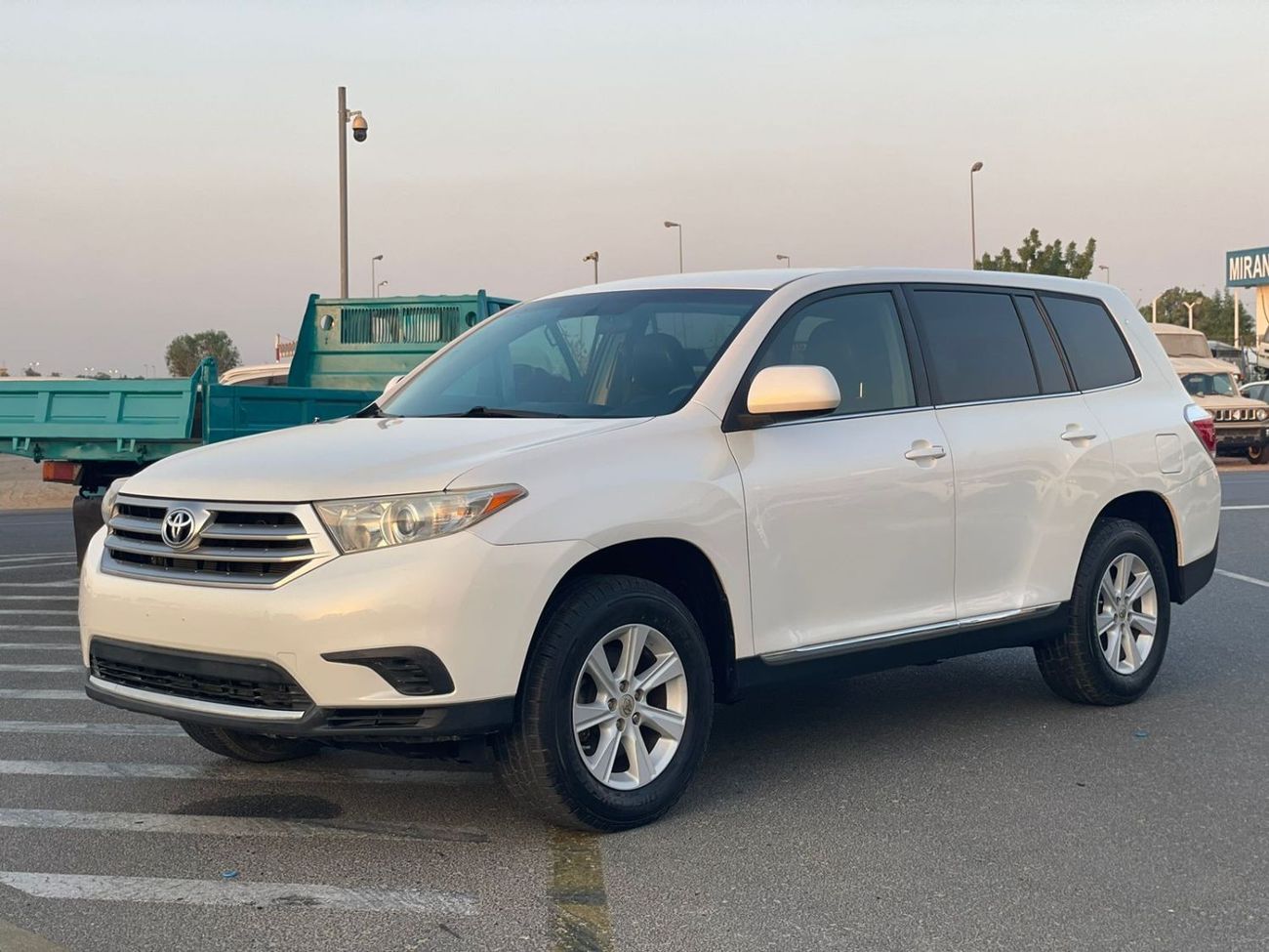 تويوتا هايلاندر 2012 Toyota Highlander LE+ MidOption - 3.5L V6 - 7 Seater - Fully Maintained - 90,000 Mileage