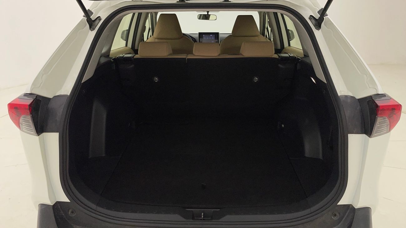 تويوتا راف ٤ EX 2.5 | بدون دفعة مقدمة | اختبار القيادة في المنزل