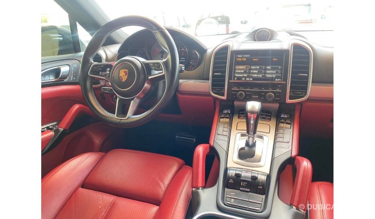 Porsche Cayenne GCC SPEC PORSCHE CAYENNE S