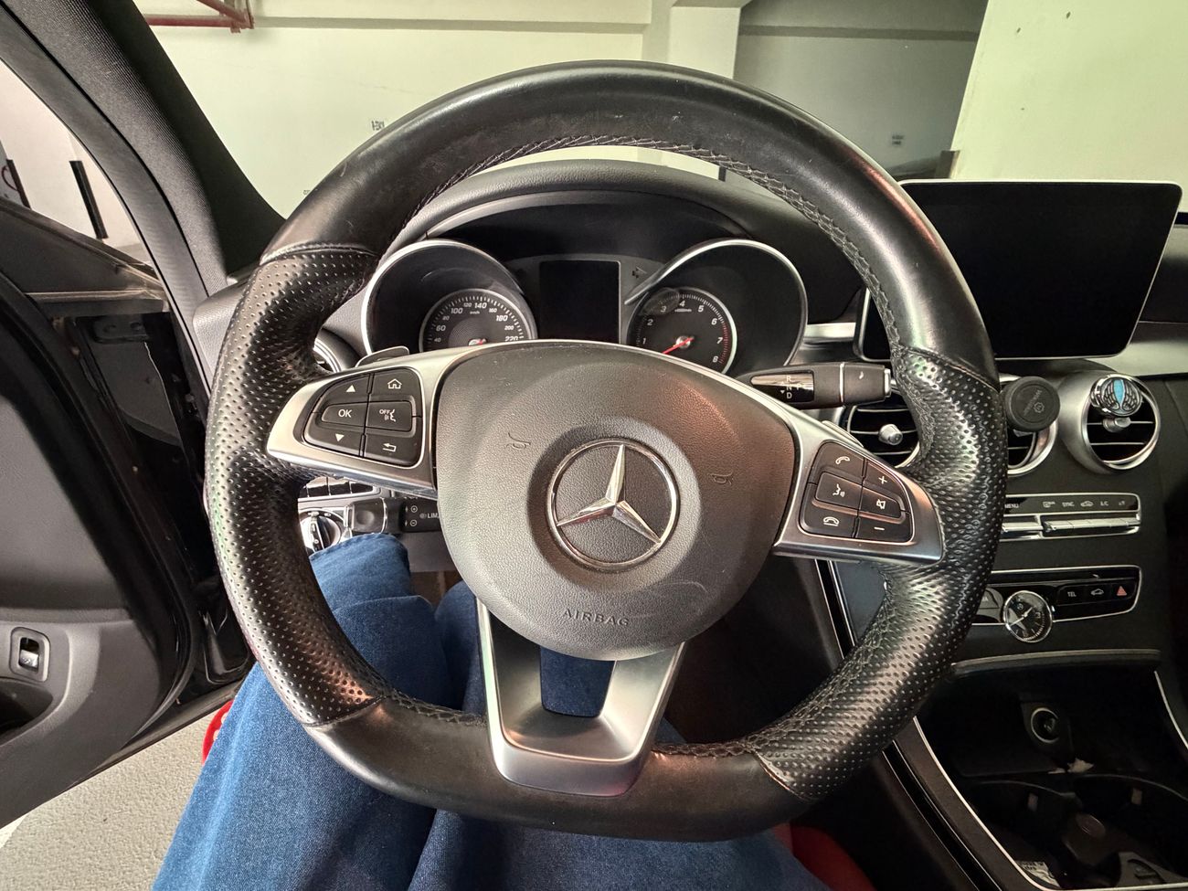 مرسيدس بنز C 200 AMG 2.0