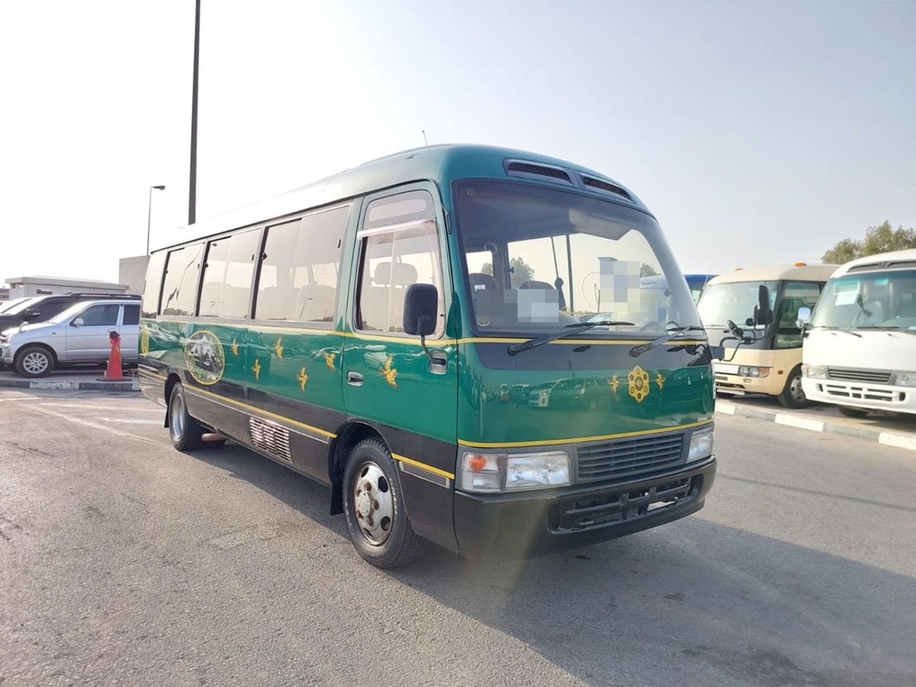 Toyota Coaster TOYOTA COASTER BUS RHD 2000 MODEL 4.2 L DIESEL AUTOMATIC(PM10377)