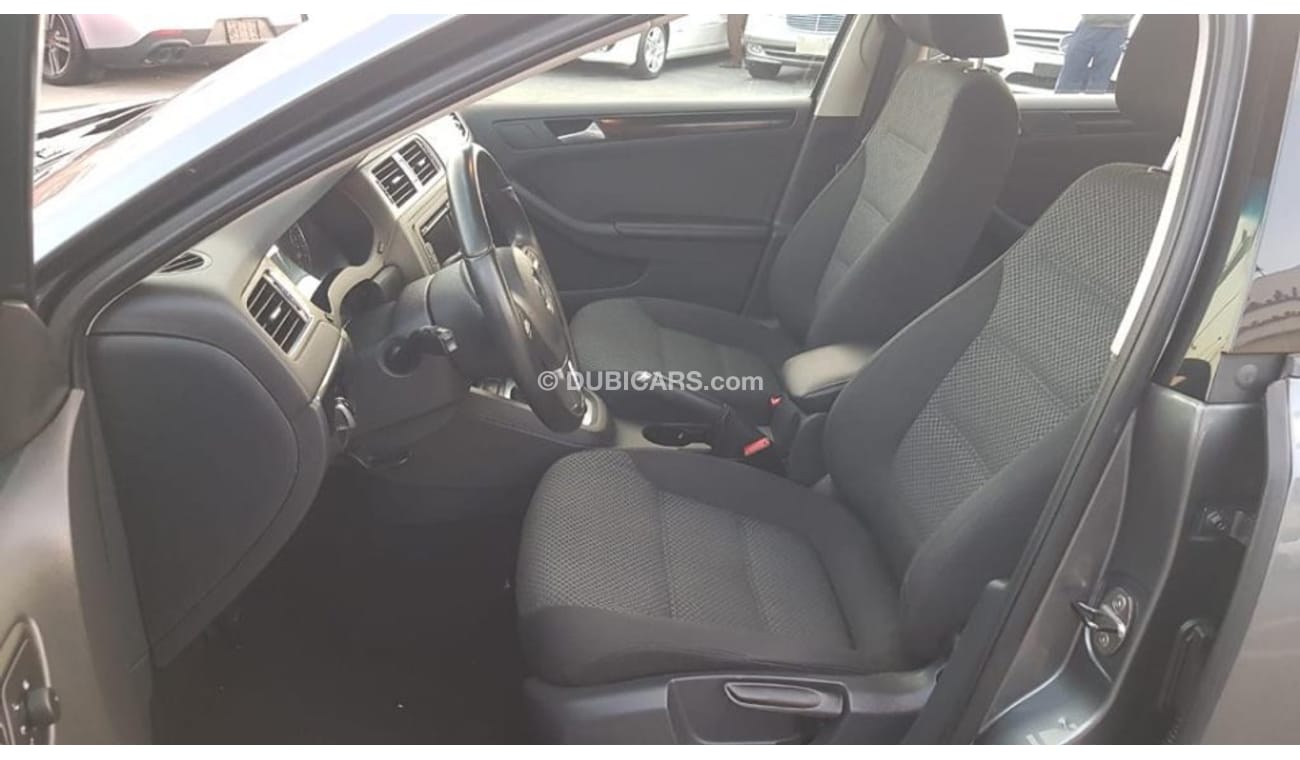 Volkswagen Jetta Volex wagan Getta model 2015 GCC car prefect condition full option low mileage