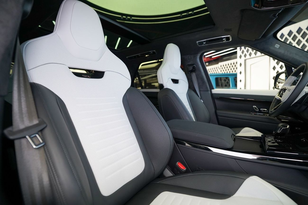 Land Rover Range Rover Sport SV Edition Two P635 4.4L SV Edition One P635 4.4L