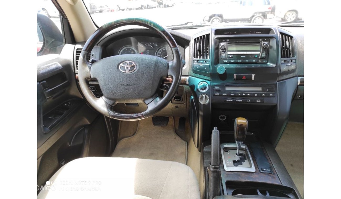 Toyota Land Cruiser Sharja