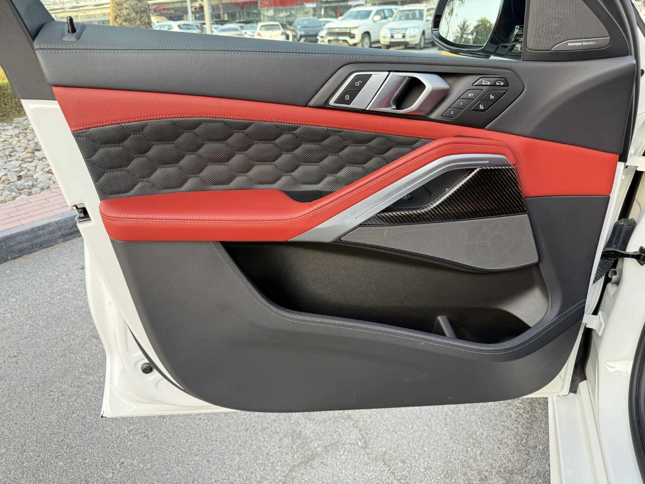 BMW X6 xDrive40i Luxury M Sport Package 3.0L GCC SPEC UNDER WARRANTY AND SERVICE CONTRACT