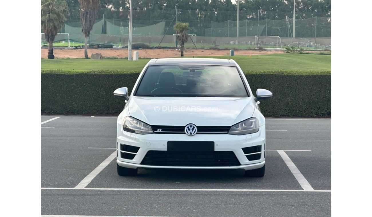 فولكس واجن جولف موديل 2016 خليجي حاله ممتازه جدا من الداخل والخارج فل مواصفات كراسي جلد ومثبت سرعه وتحكم كهربي وبانو