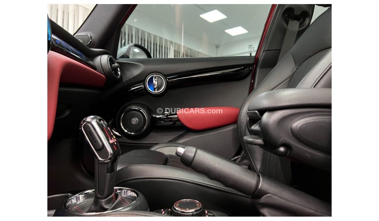 Mini Cooper S GCC .. FSH .. Perfect Condition .. 4CYL .. S .