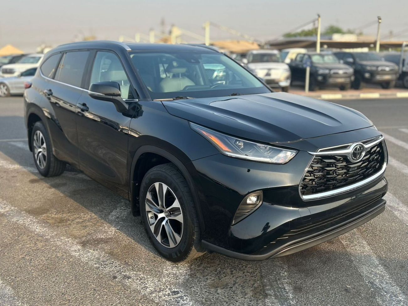 Toyota Highlander 2023 Toyota Highlander 2.4L V4 Turbo - XLE Full Option AWD 4x4 - Radar & Wireless charger -