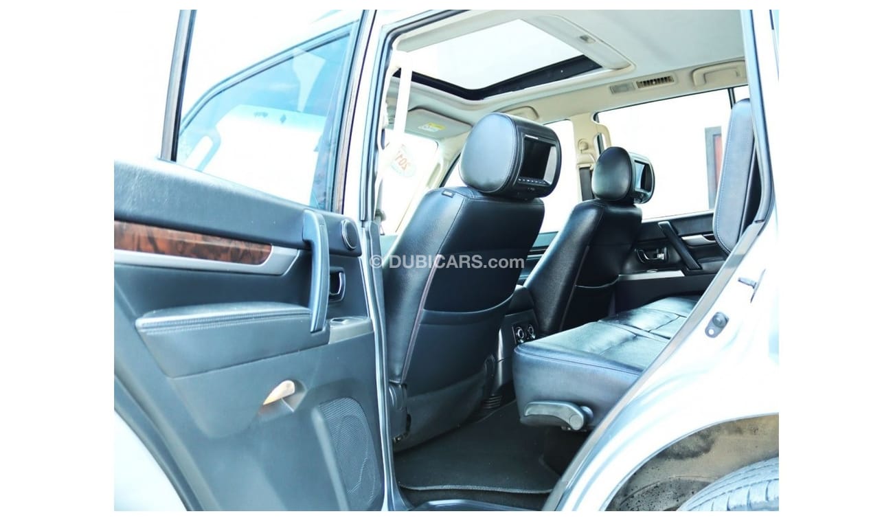 Mitsubishi Pajero GLS Mitsubishi Pajero 2015 GCC, full option, in excellent condition