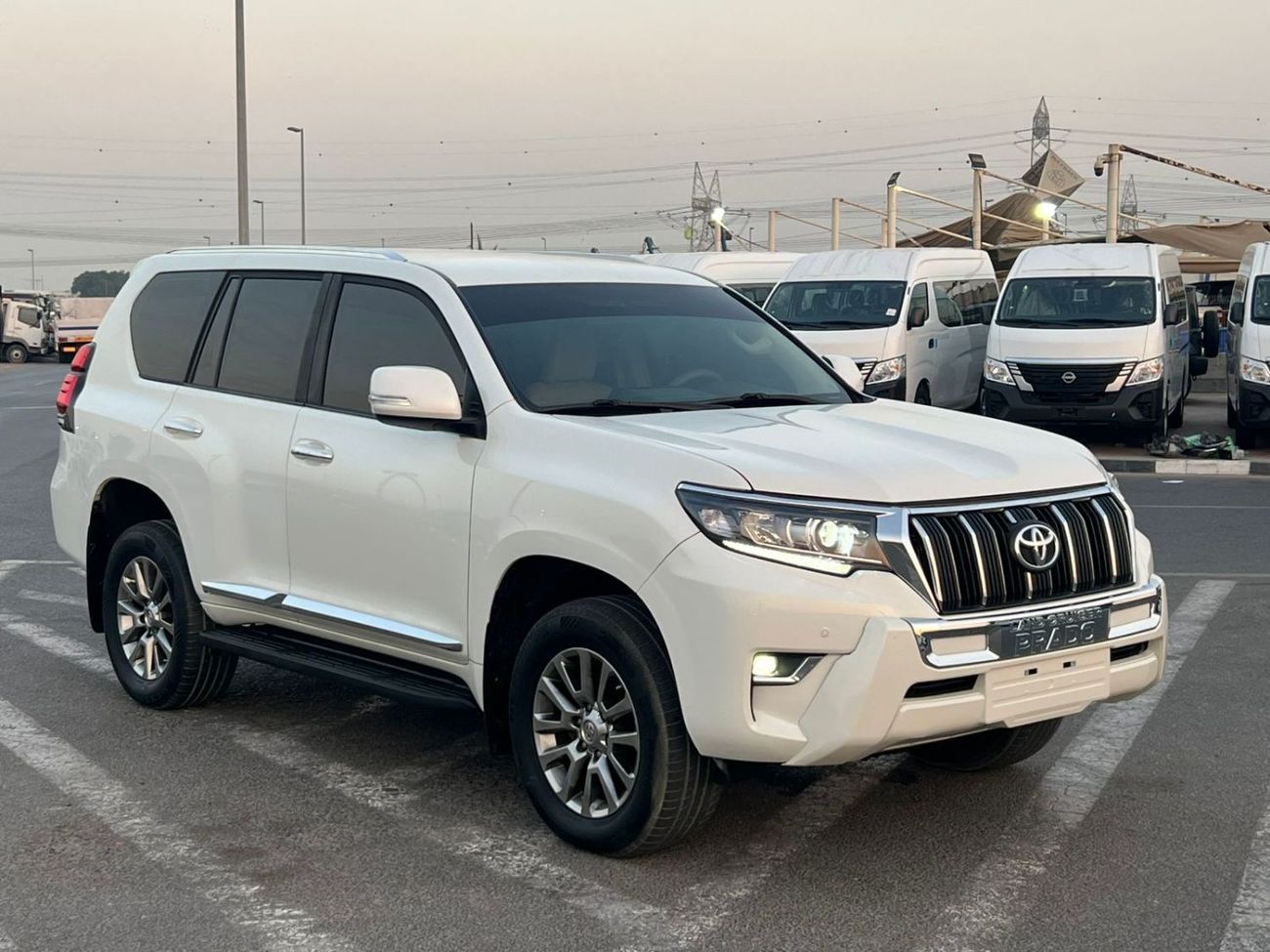 تويوتا برادو 2019 TXL 4.0L V6 - AWD 4x4 - Electric Seat - Rear CAM & Sensors - Cool Box -