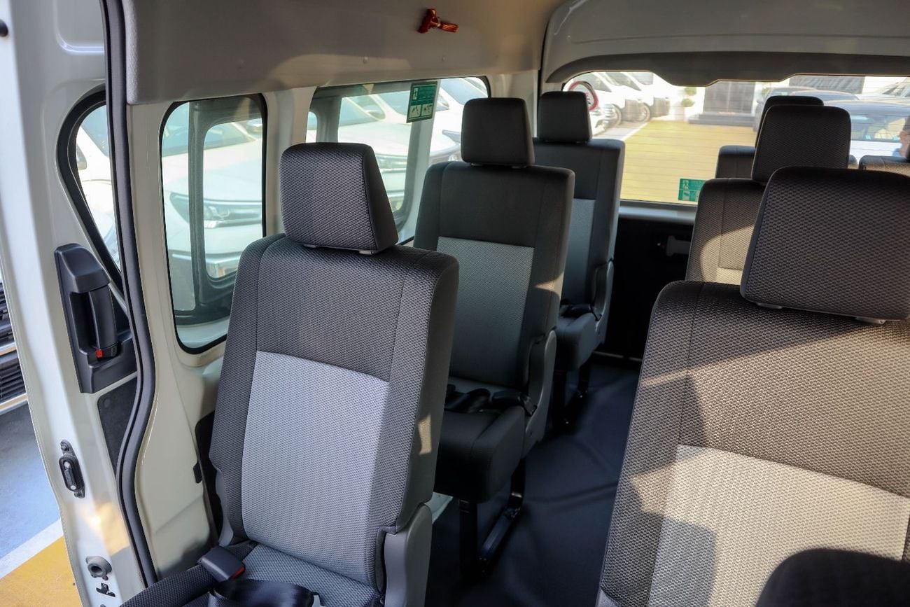 Toyota Hiace GL Toyota Hiace 3.5L Petrol – 2026 Model 13 seater ▾