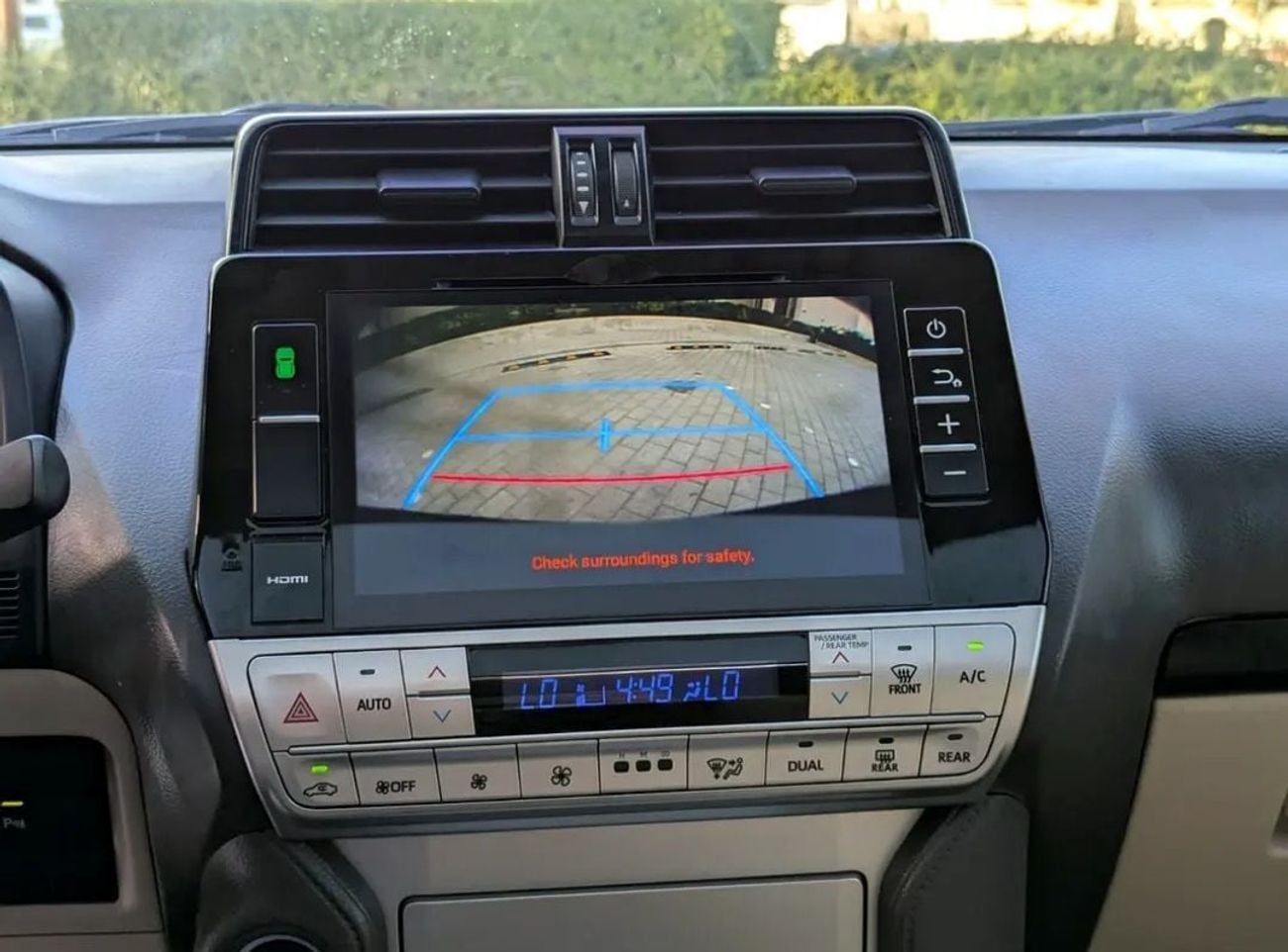 تويوتا برادو Toyota prado 2018Model VXR 4.0L v6 petrol Engine Colour White Transmission Automatic Interior.Begie