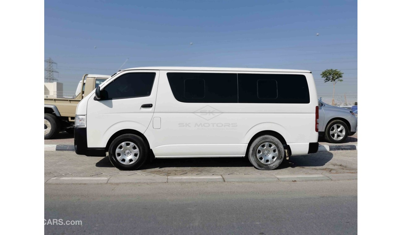 Toyota Hiace 2.7L PETROL, 15" TYRE, KEY START, XENON HEADLIGHTS (LOT # 6884)