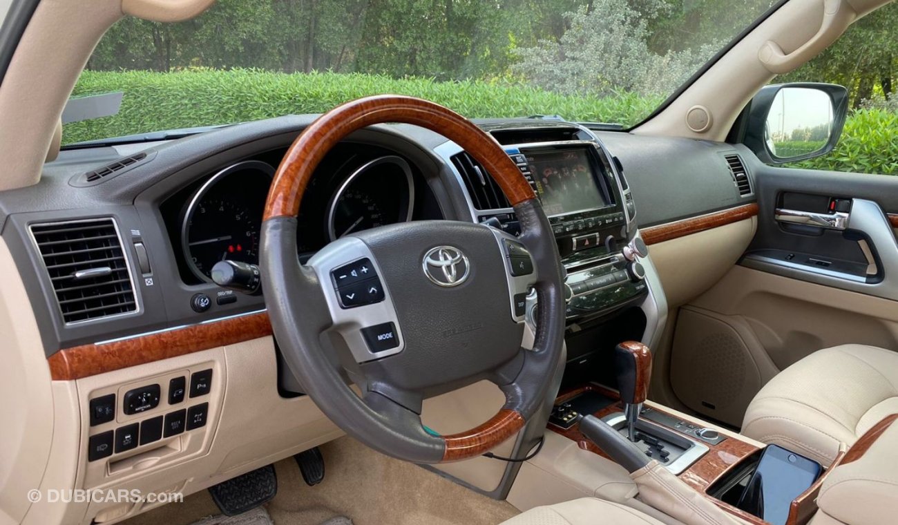 Toyota Land Cruiser VXR