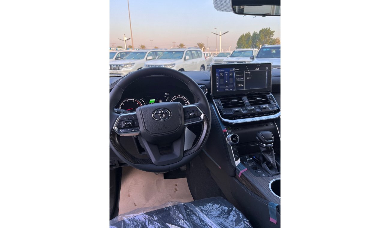 تويوتا لاند كروزر Land Cruiser VXR 3.3 Diesel Black color Interior Black