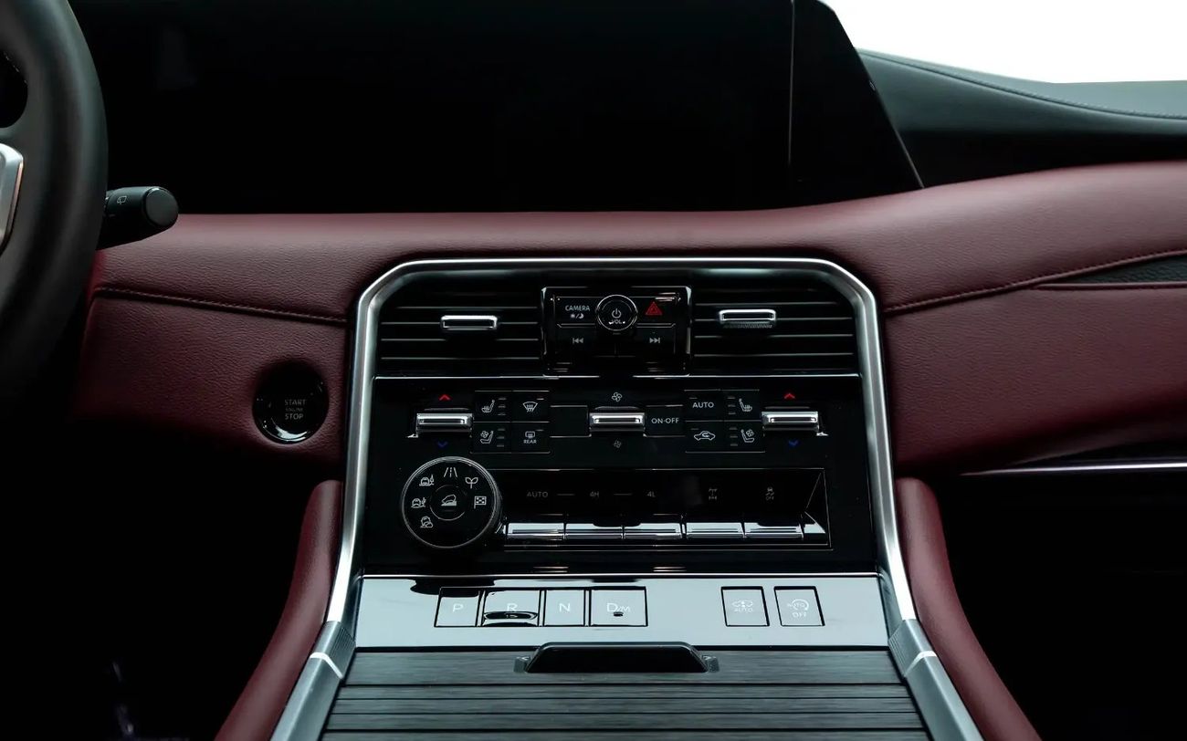 نيسان باترول LE Platinum - GCC Spec - With Warranty