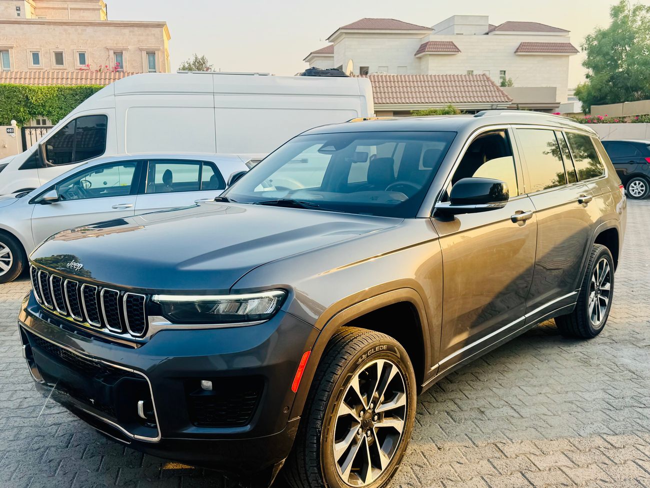 جيب جراند شيروكي Overland 3.6L