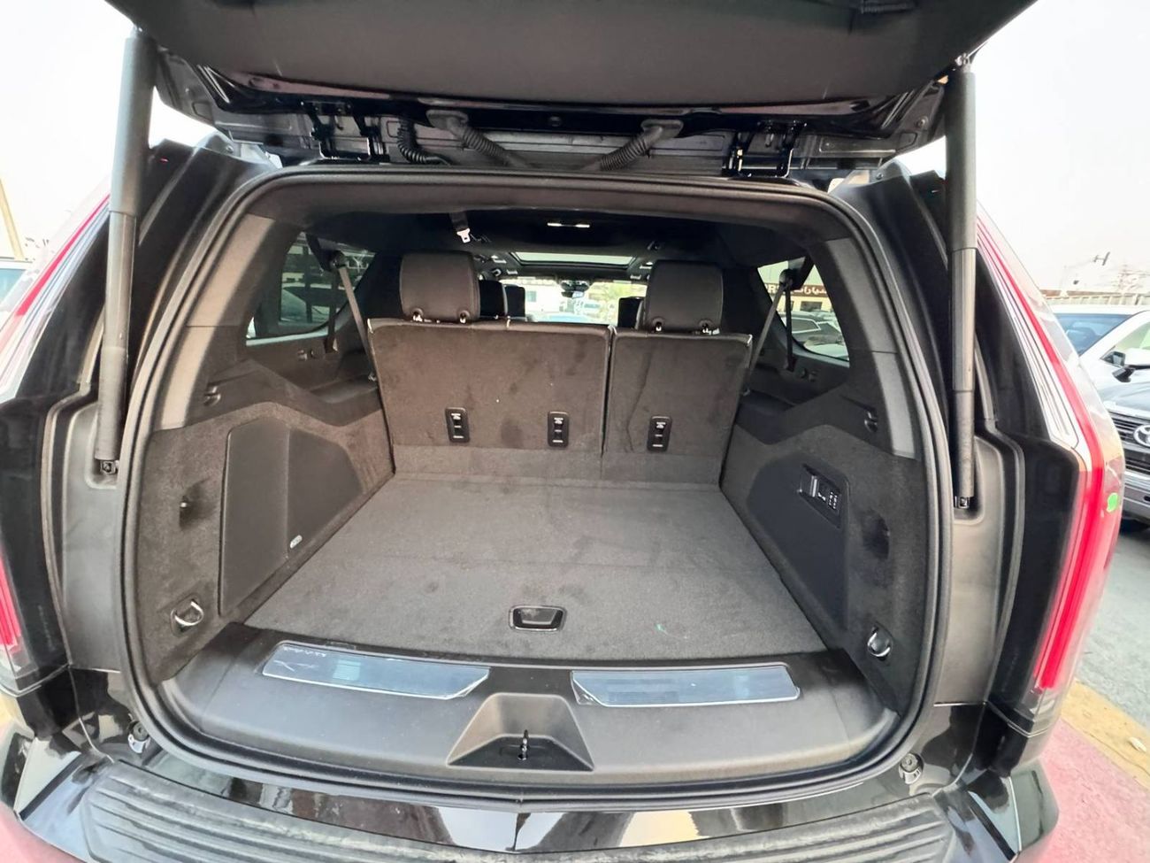 Cadillac Escalade Sport Platinum 6.2L AWD ESV