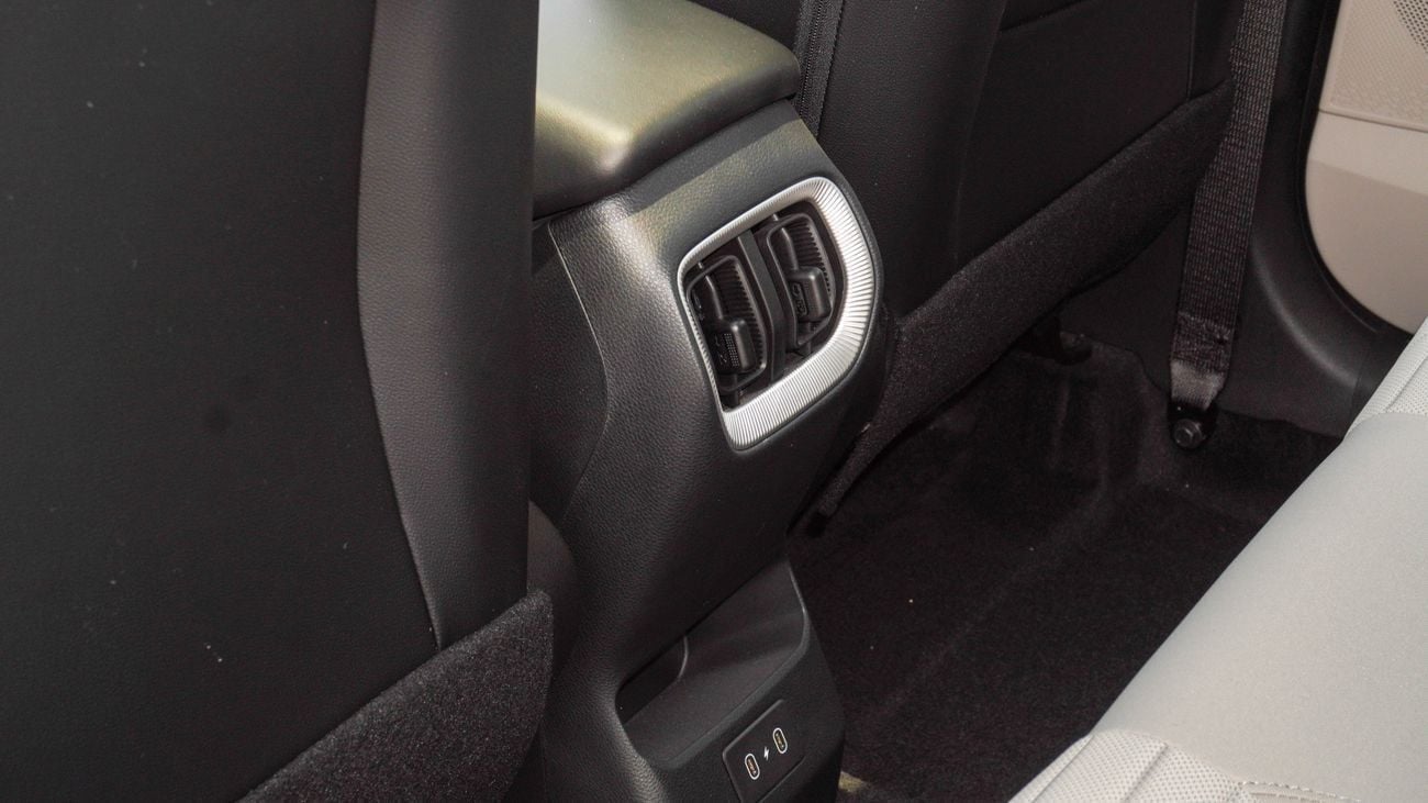 Kia Sonet Brand New Kia Sonet 2024 Export 1.2L 2wd Petrol|White/Beige|N-KIA-SNT-1.5-24|