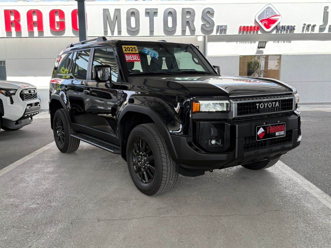 تويوتا برادو 2.8 DIESEL 4X4 AT VX -STD SUNROOF  **EXPORT ONLY**التصدير فقط خارج الخليج**