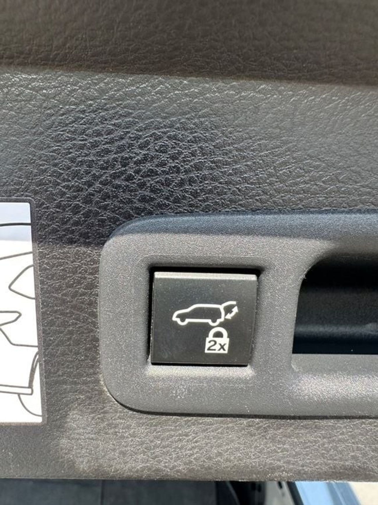 Toyota Sienna Hybrid XLE premium Full Option