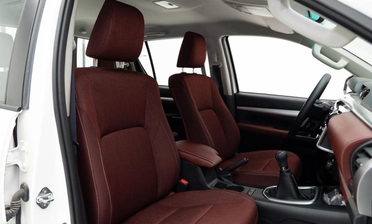Toyota Hilux SR5 (NON GCC)