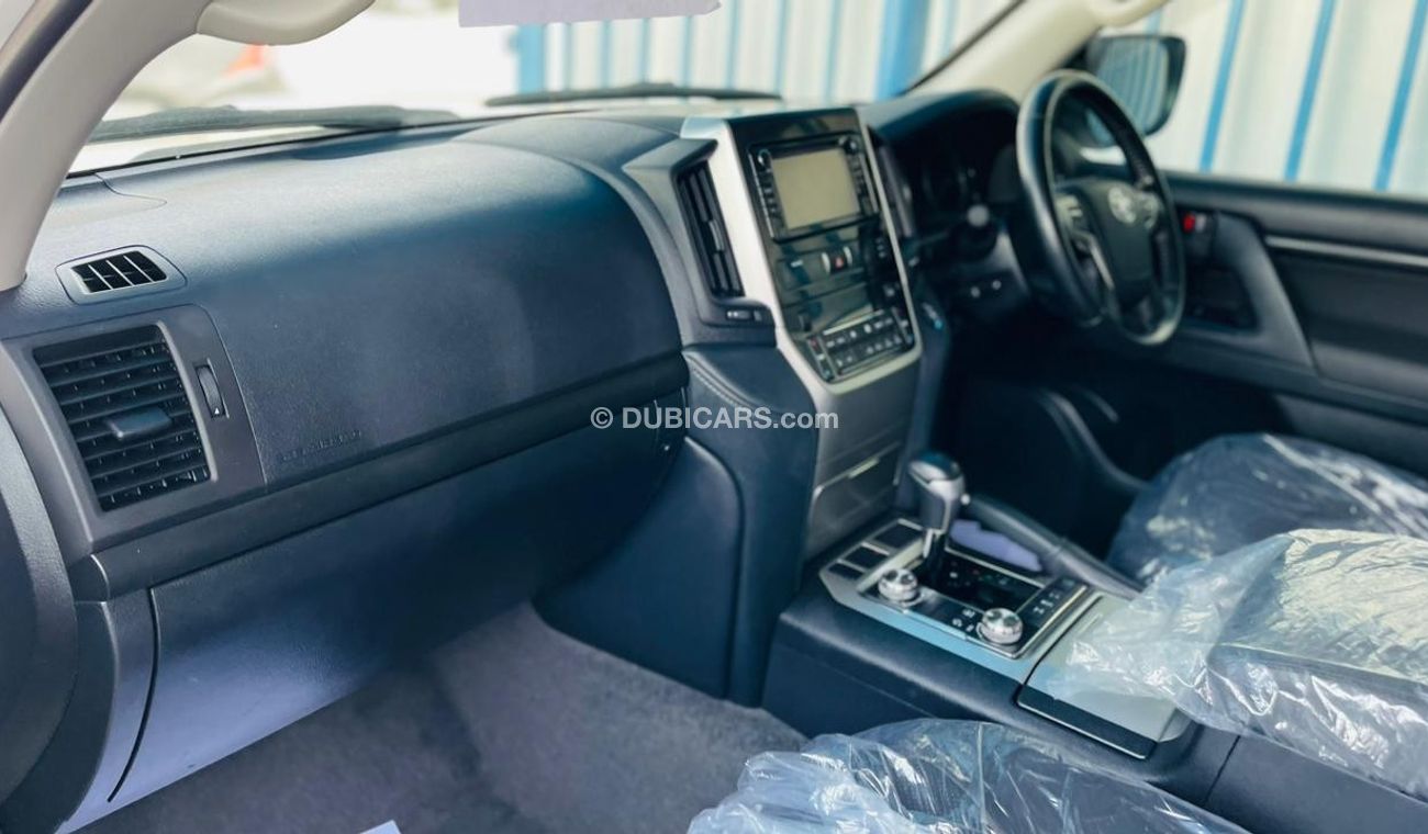 تويوتا لاند كروزر VXR