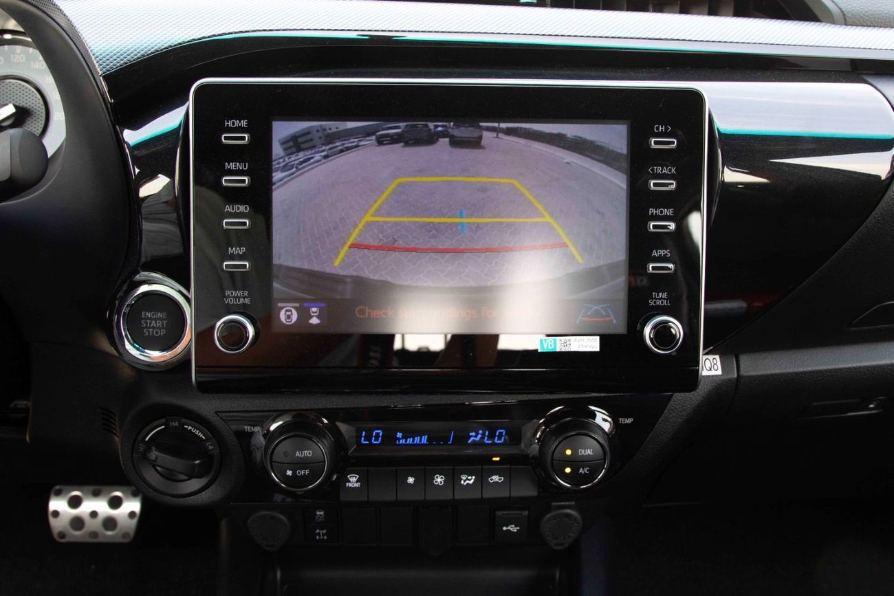 تويوتا هيلوكس تويوتا هايلكس 4.0 GR-Sport 2023 - أسود اتيتيود من الداخل أسود